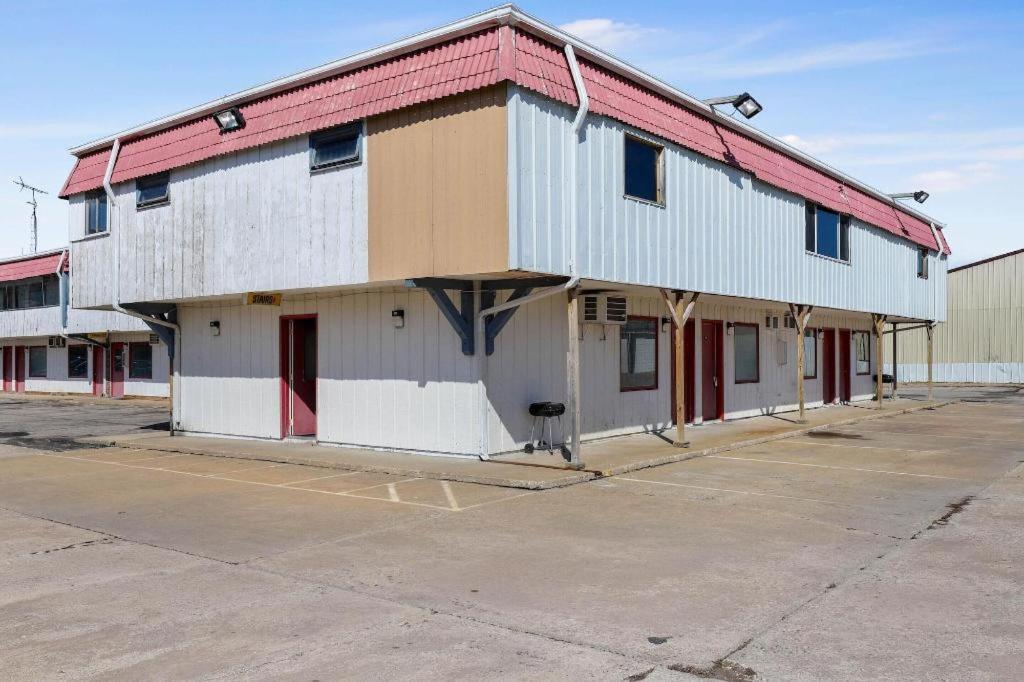 Hotel O Oskaloosa - Hwy 63/92 מראה חיצוני תמונה
